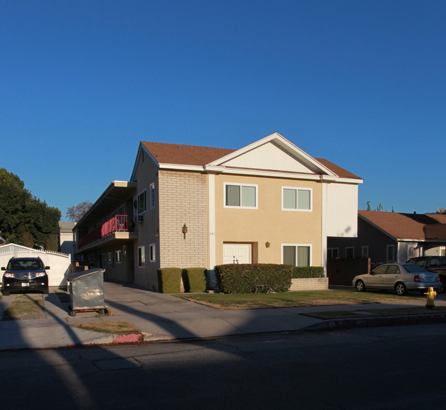 403 Thompson Ave in Glendale, CA - Building Photo - Building Photo