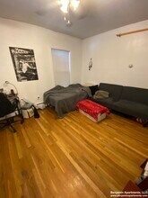 28 S Huntington Ave, Unit 103 in Boston, MA - Foto de edificio - Building Photo