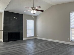 3621 W Northgate Dr, Unit 229 in Irving, TX - Building Photo - Building Photo