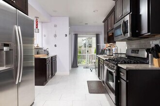 7 Summit Ave in Everett, MA - Building Photo - Building Photo