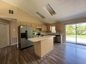 1661 SW Cameo Blvd in Port St. Lucie, FL - Building Photo - Building Photo