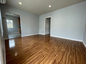 634 W California Ave in Glendale, CA - Foto de edificio - Building Photo