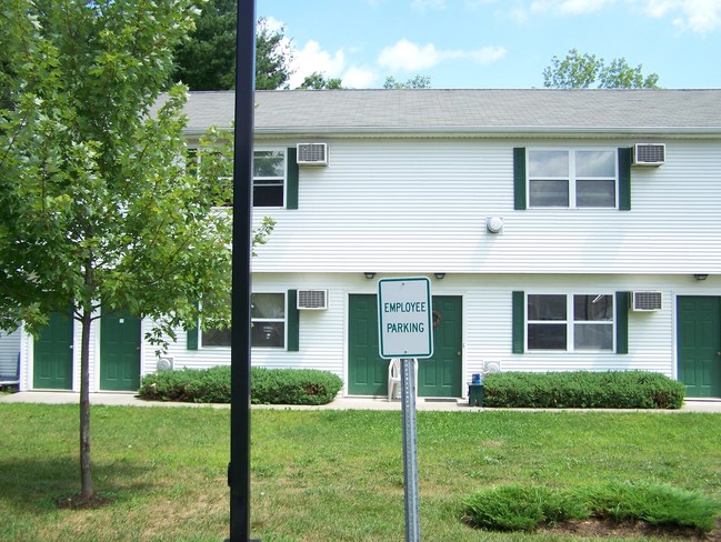 Thomas Gardens Apartments in Glens Falls, NY - Building Photo - Building Photo