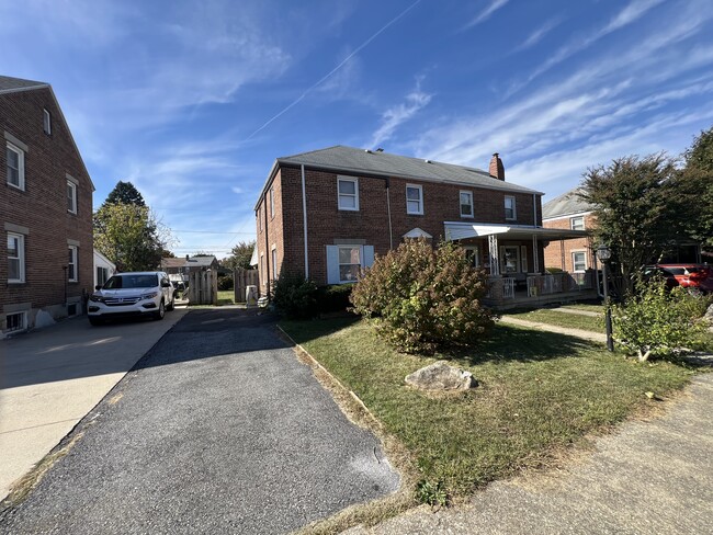 property at 1517 Catalina Ave
