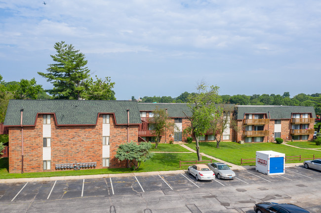 The Legends at Pasadena Hills in St. Louis, MO - Building Photo - Building Photo