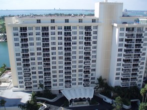 Seacoast 5700 in Miami Beach, FL - Building Photo - Building Photo