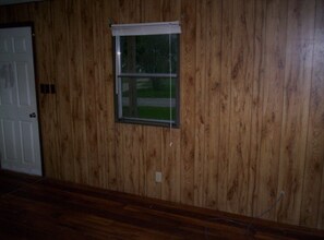547 Creekside Dr in Holiday Lakes, TX - Building Photo - Building Photo