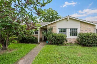 13163 High Star Dr in Houston, TX - Building Photo - Building Photo