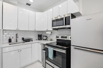 1569 Lexington Ave in New York, NY - Building Photo - Building Photo