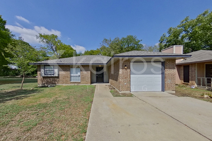 133 Walnut St in Lancaster, TX - Building Photo