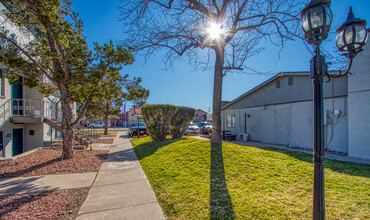 La Cima Apartments in El Paso, TX - Foto de edificio - Building Photo