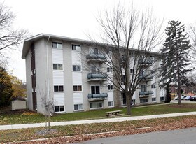 169 MacGregor Cres Apartments