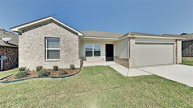 1924 Twisted Oak Ct in Shawnee, OK - Building Photo - Building Photo