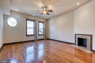 1230 N Calvert St in Baltimore, MD - Building Photo - Building Photo