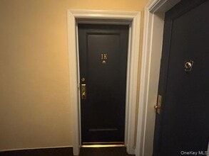 222 7th St in Garden City, NY - Building Photo - Building Photo