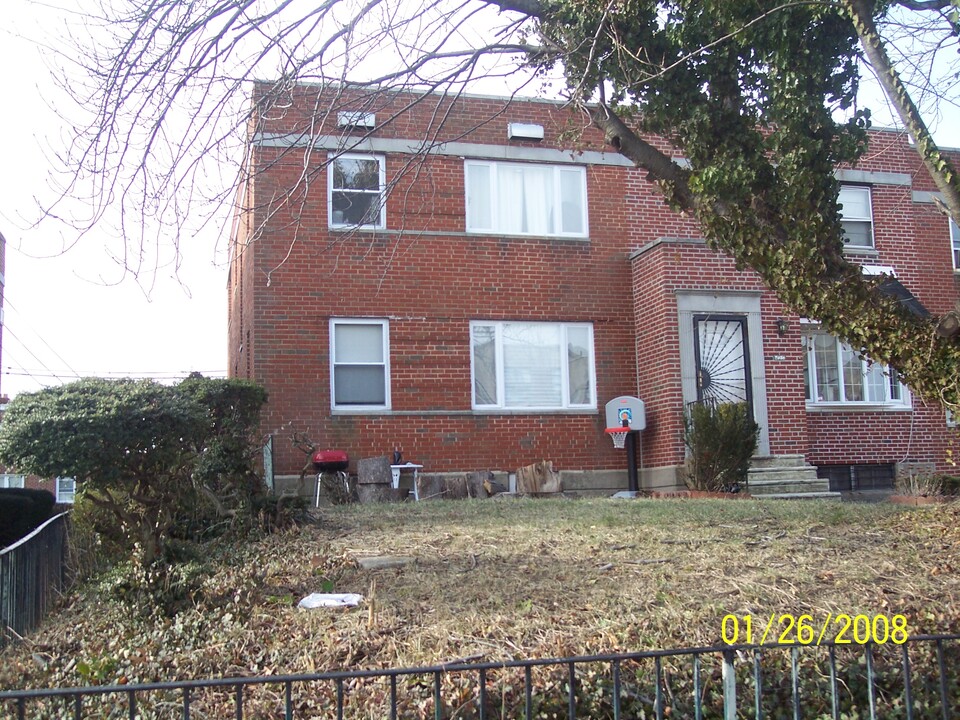 7936 Forrest Ave, Unit 2 in Philadelphia, PA - Building Photo