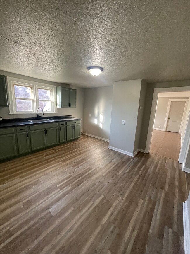 2608 N 40th St, Unit 2608a