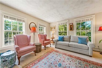 141 Narragansett Ave in Newport, RI - Building Photo - Building Photo