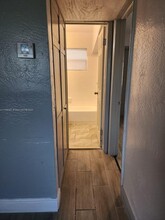 715 NW 7th Ave in Hallandale Beach, FL - Foto de edificio - Building Photo