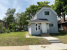 409 Fairview Ave N in St. Paul, MN - Building Photo