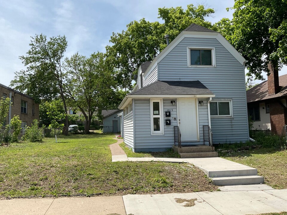 409 Fairview Ave N in St. Paul, MN - Foto de edificio