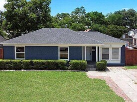 10913 Joaquin Dr in Dallas, TX - Building Photo