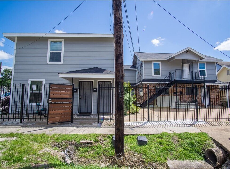 2516 Anita St Photo