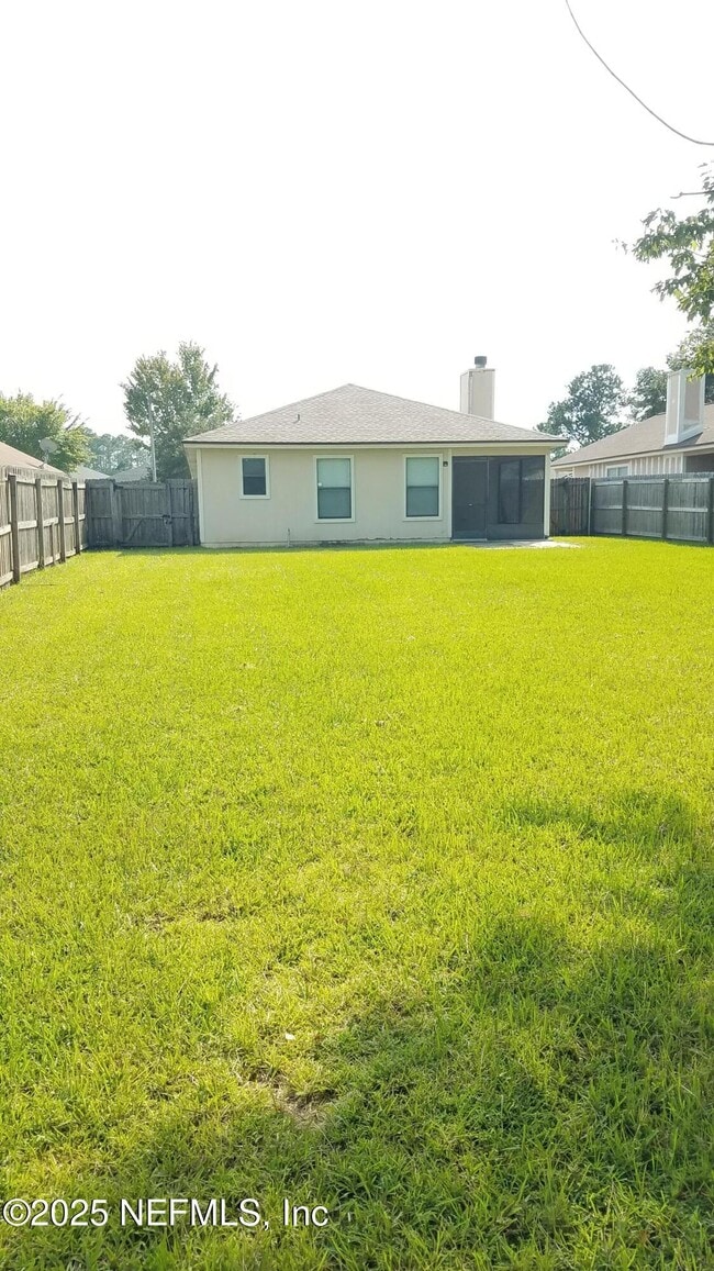 1911 Hunters Trace Cir in Middleburg, FL - Building Photo - Building Photo
