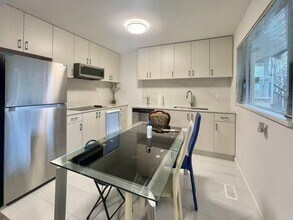 3770 Carson Ct in Burnaby, BC - Building Photo - Building Photo