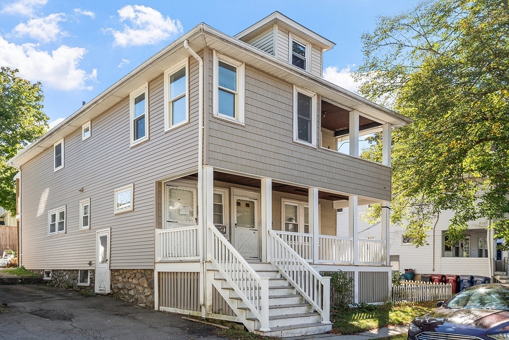 26 Felton Pl, Unit #1 in Melrose, MA - Building Photo