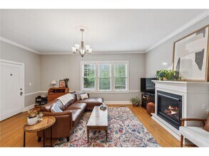 813 Kenwood Pkwy in Minneapolis, MN - Building Photo - Building Photo