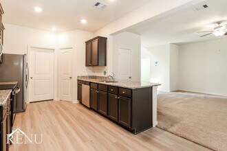 10659 Lost aples Dr in Cleveland, TX - Building Photo - Building Photo