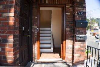 300 Cator Ave in Jersey City, NJ - Building Photo - Building Photo