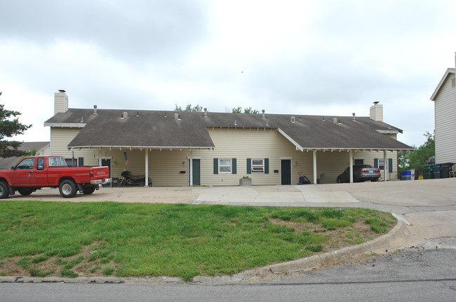 2113-2143 Quail Creek Dr in Lawrence, KS - Building Photo - Building Photo