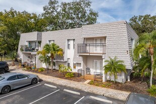 Victoria Palms Apartments in Dunedin, FL - Building Photo