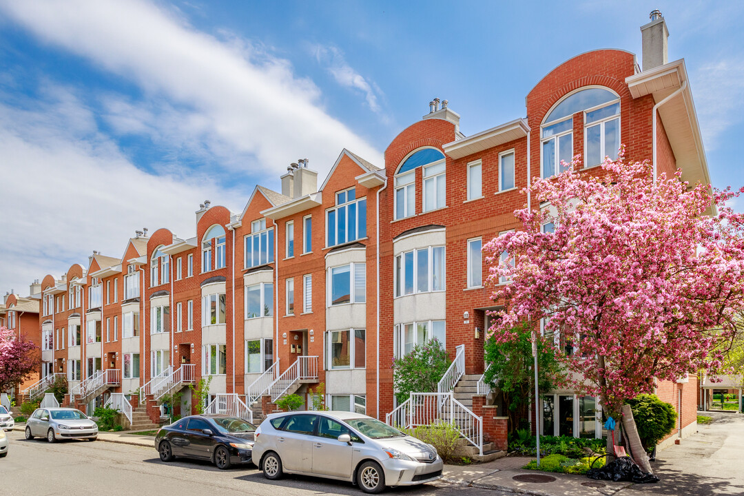 69 De La Poudrière Rue in Verdun, QC - Building Photo