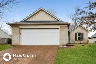 10426 Redmond Cir N in Cordova, TN - Building Photo