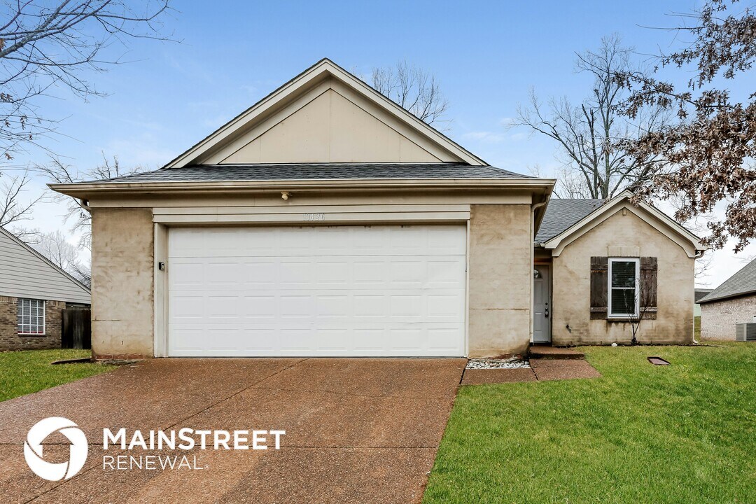 10426 Redmond Cir N in Cordova, TN - Foto de edificio