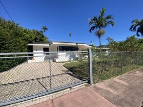 1101 Bay Dr in Miami Beach, FL - Building Photo - Building Photo