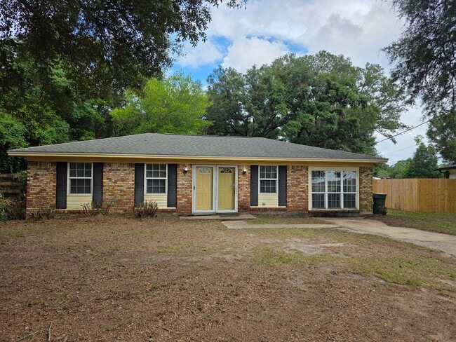 property at 4925 La Ceiba Dr