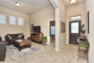 117 Salt Fork Dr in Liberty Hill, TX - Building Photo - Building Photo