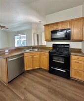 130 Sunburst Ct in Weatherford, TX - Building Photo