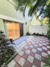 119 Hidden Ct Rd in Hollywood, FL - Building Photo - Building Photo