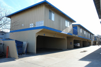 1036 N. Sanborn Road in Salinas, CA - Building Photo - Building Photo