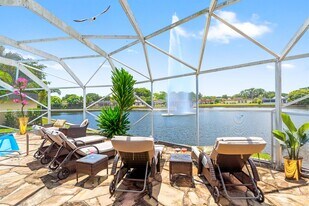 6106 Royal Poinciana Ln in Tamarac, FL - Building Photo