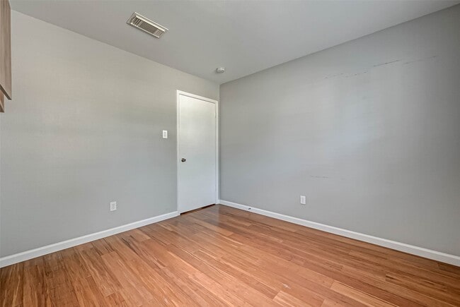 9466 Coast Bridge St