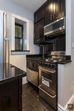 East 25th Street, Unit 2D in New York, NY - Building Photo - Building Photo