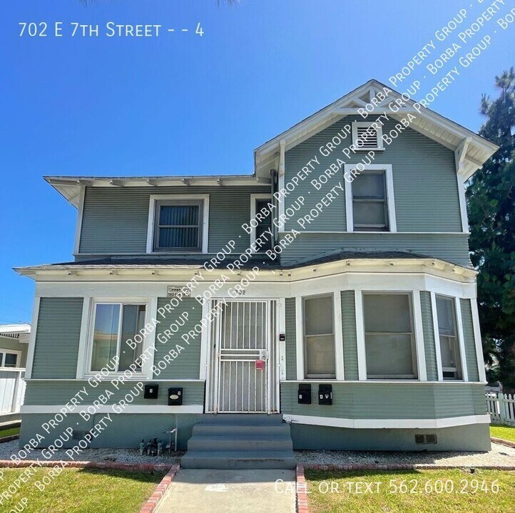 702 E 7th St in Long Beach, CA - Foto de edificio