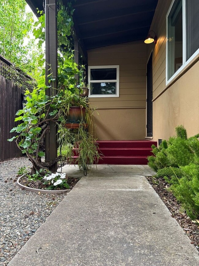 1607 Harley St in Calistoga, CA - Building Photo - Building Photo