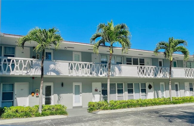 35 Edgewater Dr in Coral Gables, FL - Building Photo - Building Photo